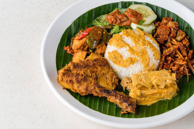 nasi-padang-with-chicken-rendang-is-indonesian-food-from-west-sumatra-indonesia_464898-2088