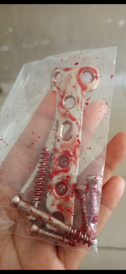 Screenshot_2025-08-09-22-01-21-680_com.whatsapp.w4b