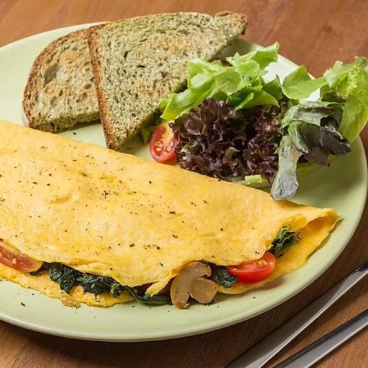 Veggie-Omelette-with-Toast